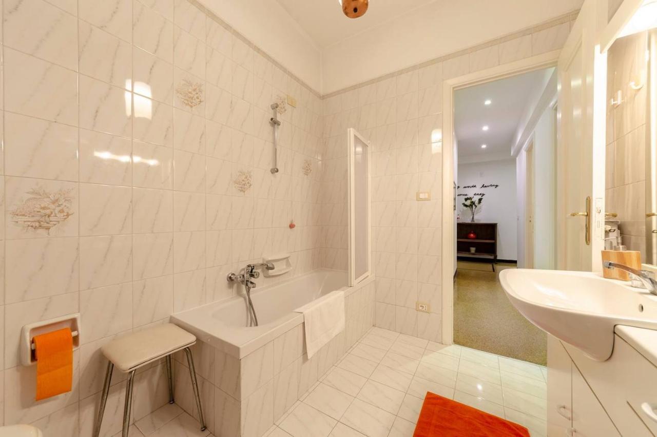 Altido Family Apt For 6 Located Minutes From The Sea Apartment Genoa Luaran gambar