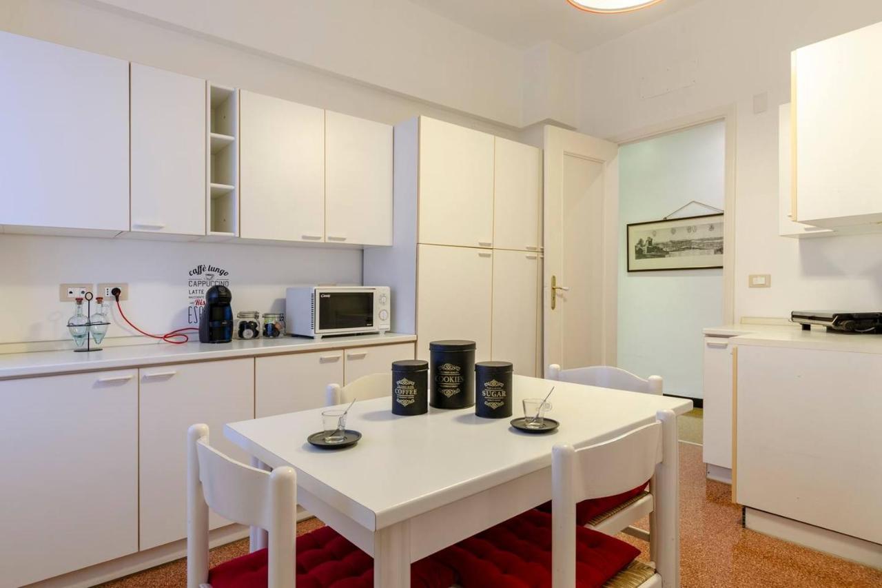 Altido Family Apt For 6 Located Minutes From The Sea Apartment Genoa Luaran gambar